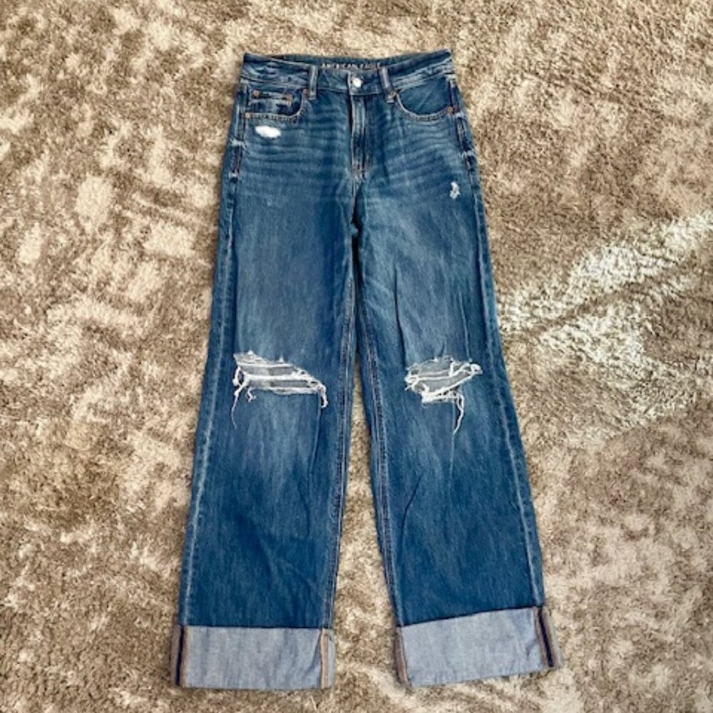 American Eagle Outfitters- Super High Rise Baggy Wide Leg Jeans (4 Long)